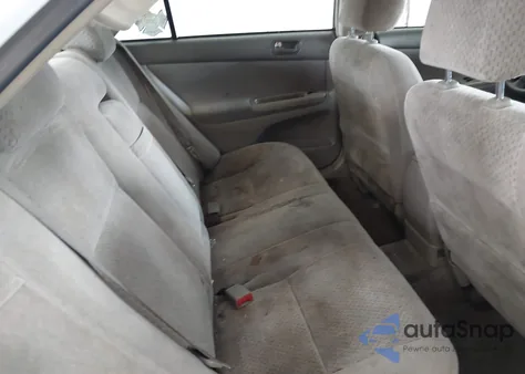 2003 Toyota Camry Le z USA, uszkodzony, nr VIN 4T1BE32K93U245155